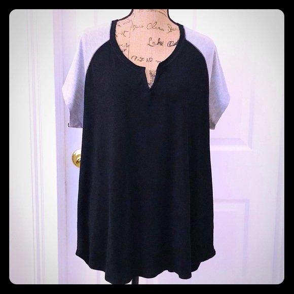 Rue21 Tops - Rue 21 raglan short sleeve tee